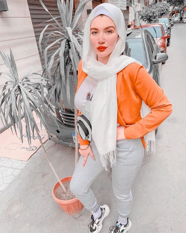 Haneen dituduh mendapat keuntungan material tergantung dari jumlah mereka yang menonton aplikasi tersebut. Foto: dok. Instagram