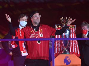 Juergen Klopp Kebanyakan Berkelit, Kenny Dalglish Membela
