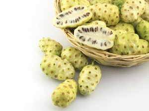 13 Manfaat Mengkudu untuk Kesehatan, Buah Hijau Kaya Khasiat