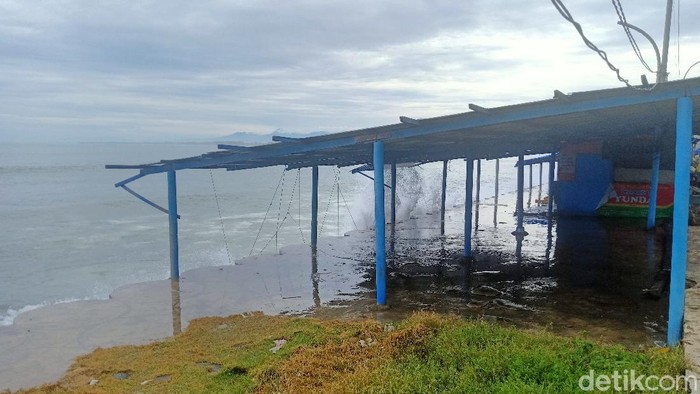 Ketinggian gelombang di perairan Bengkulu