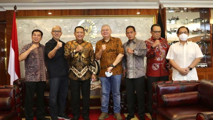 Ketua MPR Bambang Soesatyp