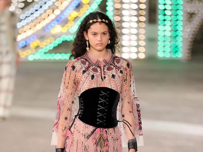 Foto: 15 Koleksi Terbaru Dior Cruise 2021