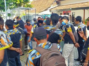 Pelaporan LSM Keroyok Dokter RSUD Blambangan Dibalas dengan Aksi Demo