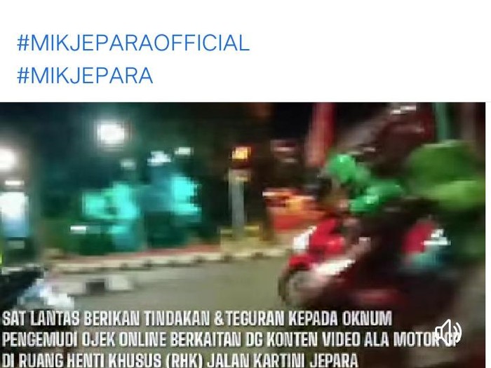 Marka jaga jarak dipakai untuk balapan liar driver ojol di Jepara, Selasa (28/7/2020).