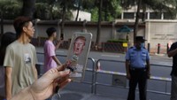 Sebelumnya, AS mengonfirmasi penutupan Konsulatnya di Chengdu dalam video perpisahan yang dibagikan akun Twitter Kedutaan Besar AS di China.