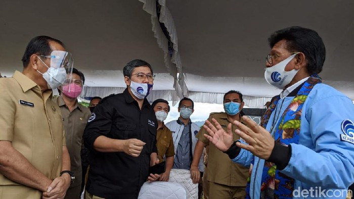 Menkominfo Johnny G Plate melakukan kunjungan kerja ke Sulawesi Utara, salah satunya meninjau calon lokasi Pusat Data Center Nasional di Bitung.