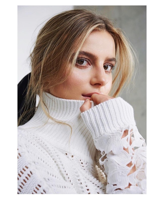 Kabarnya, hubungan asmara antara Tom Holland dan Nadia Parkes sudah terjalin sejak tiga bulan terakhir. Mereka semakin dekat setelah tinggal seatap saat lockdown. Mereka memutuskan untuk isolasi bersama dan semuanya berjalan dengan lancar, kata seorang sumber kepada Daily Mail bulan lalu. (Foto: Instagram/@nadia.parkes)