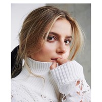 Kabarnya, hubungan asmara antara Tom Holland dan Nadia Parkes sudah terjalin sejak tiga bulan terakhir. Mereka semakin dekat setelah tinggal seatap saat lockdown. Mereka memutuskan untuk isolasi bersama dan semuanya berjalan dengan lancar, kata seorang sumber kepada Daily Mail bulan lalu. (Foto: Instagram/@nadia.parkes)