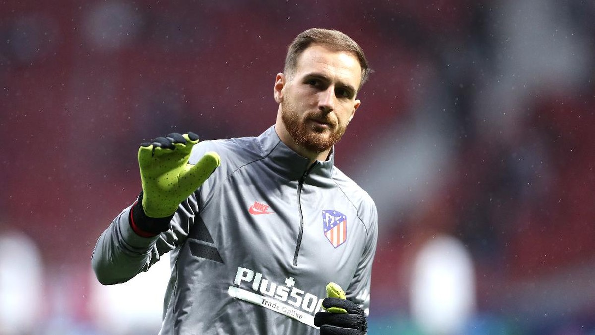 Atletico Madrid ogah melepas Jan Oblak di tengah rumor Chelsea dan Manchester United. Foto: Getty Images/Angel Martinez