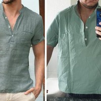 Maksud hati memesan pakaian seperti yang dipakai model, pria ini malah mendapatkan baju dengan letak kantong berbeda, warna dan jenis bahannya pun tak sama sesuai gambar. Foto: dok. © Cyd0nia / reddit.