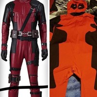 Saat kamu ingin memakai kostum superhero yang ada di film, kamu bisa membeli secara online. Namun ketika barang belanjaan sampai rumah, ternyata berbeda jauh seperti yang ada di foto. Ngenes sekaligus kocak melihat kostum superhero ini. Foto: dok. © llewellyns / reddit.