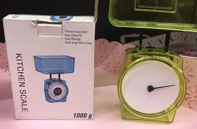 Buat kamu yang membeli timbangan secara online, perlu lebih teliti sebelum membeli. Jangan sampai ketika kamu membeli, timbangan yang datang malah tidak angka-angka menunjukkan gramasinya. Bagaimana kamu bisa mengetahui timbangannya jika tak ada angkanya? Sungguh zonk ya. Foto: dok. msstark / reddit.