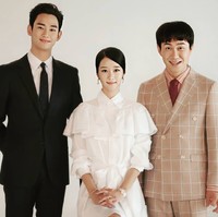 Nomor 1 sebagai drama yang paling banyak ditonton di Netflix adalah Its Okay To Not Be Okay. Kim Soo Hyun dan Seo Ye Ji tampil memukau sebagai pasangan dengan masa lalu kelam dan gangguan kejiwaan. Foto: Instagram/yeajiseo