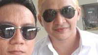 Karena warna rambutnya, Pasha ditegur Menteri Dalam Negeri (Mendagri) Tito Karnavian yang menyinggung etika pejabat negara. Foto: Dok. Instagram/pashaungu_vm