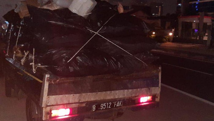 Pembuang sampah di JLNT Antasari (ANTARA/HO-Kominfotik Jakarta Selatan)
