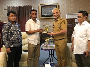 Gaya Rambut Pirang Pasha Disorot, Bagaimana Isi Garasinya?