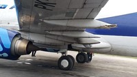 Pesawat PK-YSZ tersebut mengalami insiden saat mendarat dengan posisi bodi pesawat miring. Akibatnya, terjadi kerusakan pada bagian sayap kiri pesawat tersebut. (dok. Polda Papua)