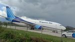 Sayap Trigana Air Rusak usai Mendarat Miring di Bandara Wamena