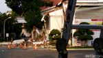 Potret Bagian Depan Kantor OJK Jateng-DIY yang Roboh di Semarang