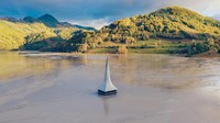 Akibatnya keseluruhan desa berubah menjadi danau limbah, menyisakan hanya bagian atap menara yang masih tampak berdiri dari kejauhan. Hal itu sekaligus menjadi gambaran akan rusaknya alam oleh ketamakan manusia.  