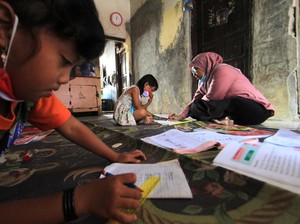 Kemendikbud: Pembelajaran Jarak Jauh Tidak Harus Online