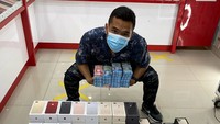 Namun kini dirinya tersandung kasus 190 hp ilegal dan ditetapkan sebagai tersangka. Dok. Instagram/putrasiregarr17