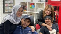 Putra Siregar pun dikenal akrab dengan beberapa selebriti seperti Anji. Dok. Instagram/putrasiregarr17