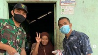 Tak hanya itu, pemilik PS Store itu juga kerap memberikan bantuan ke pada warga-warga yang membutuhkan. Dok. Instagram/putrasiregarr17