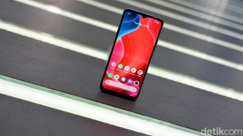 Helio G35 menjadi otak ponsel ini yang disebut-sebut cocok untuk bermain game dan penggunaan sehari-hari. Foto: Adi Fida Rahman/detikINET