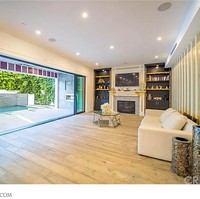 Rumah ini merupakan hasil kerja keras Bella Thorne sebagai influencer dan selebgram. Pada 2018, wanita 22 tahun ini mengungkapkan kalau dia berhasil membeli rumah menggunakan uang yang ia dapat dari media sosial.  Foto: Compass.com