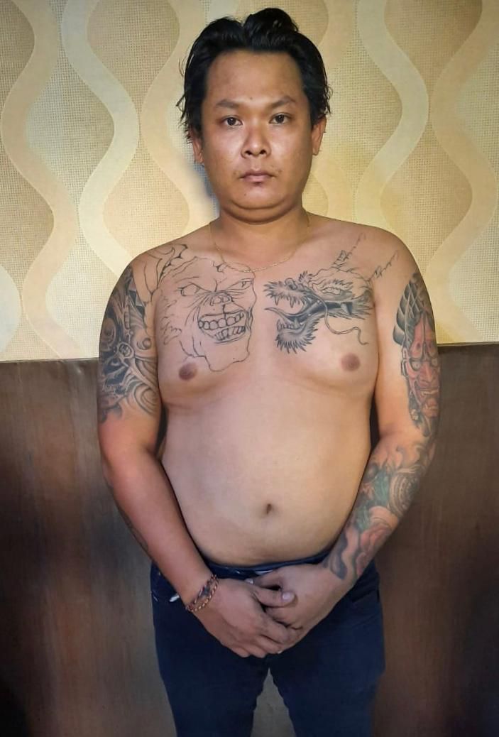 Seorang pria, I Gede Prista Anggita (30), diamankan Polsek Denpasar Timur karena telah memukul dan mengancam seorang pengendara sepeda gayung.