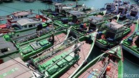 Kapal-kapal nelayan yang biasanya berlayar unutk mencari ikan dan hasil laut lainnya itu tampak disandarkan di pangkalan pendaratan ikan sejak beberapa waktu lalu.