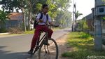 Tak Punya Smartphone, Dzul Rela Belajar Sendirian di Sekolah