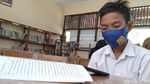 Tak Punya Smartphone, Dzul Rela Belajar Sendirian di Sekolah