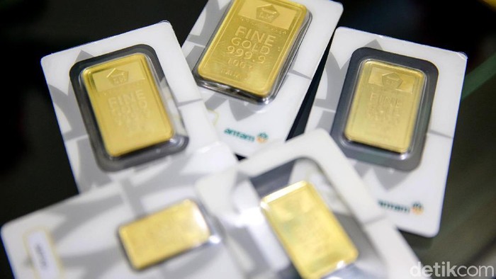 Harga emas terus merangkak naik. Hari ini, harga emas Antam bahkan tembus Rp 1 juta. Pergerakan harga emas ini pun diperkirakan masih akan mengalami kenaikan.
