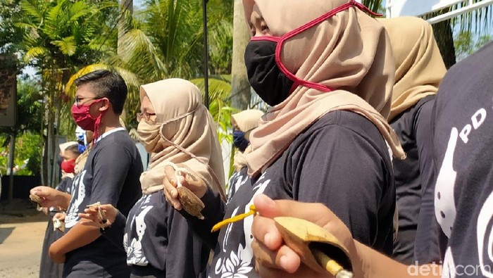 Unak anik jabar, kolotik alat musik baru ciamis
