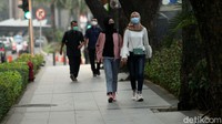 Menurut Dwi, mereka diketahui terpapar COVID-19 itu hasil dari pengetesan dan contact tracing. Setelah diketahui, mereka diminta untuk isolasi diri.