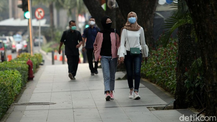 Waspada! Virus Corona Membayangi Perkantoran Ibu Kota Kasus Corona di Indonesia masih jadi sorotan. Dinkes Provinsi DKI Jakarta pun membenarkan data yang tampilkan 68 perkantoran di DKI jadi klaster virus Corona.