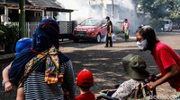 Tempat-tempat yang berpotensi menjadi sarang dan tempat berkembangbiak nyamuk difogging.