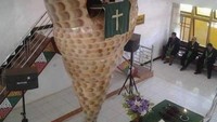 Mimbar gereja berbentuk kerang raksasa. (dok Bored Panda)