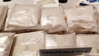 Beginilah penampakan bungkusan sabu yang diselundupkan dalam karung Jagung di Gudang Bekasi.