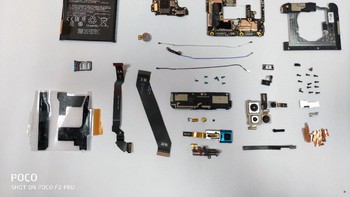 Jeroan dari Poco F2 Pro. Foto: Dok. Xiaomi