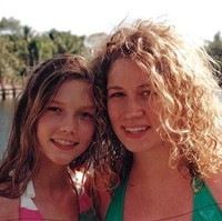 Wanita ini (kiri) pensiun dari dunia modeling saat kariernya sedang di puncak. Pernah jadi model Victorias Secret, Calvin Klein, Mark Jacobs dan Carolina Herrera, kini dia sudah menikah dan jadi adik ipar Ivanka Trump. Foto: Instagram