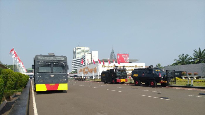 Jelang demo tolak RUU Omnibus Law di depan Gedung DPR.