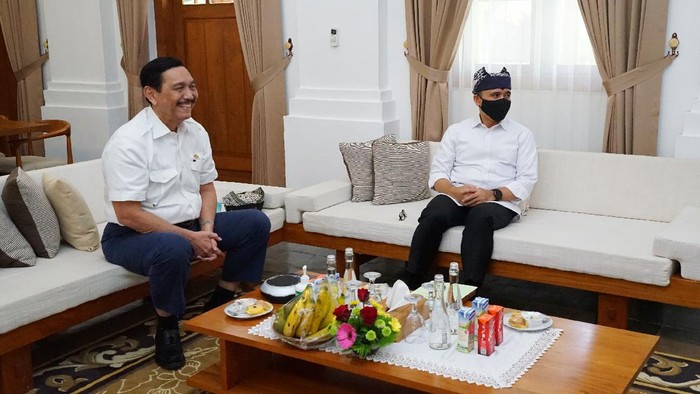 luhut dan bupati anas