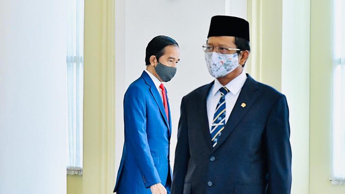Menko Polhukam Mahfud Md di acara pelantikan pamong praja muda.
