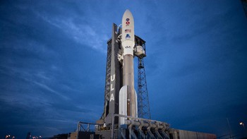 Ini merupakan perjalanan ketiga menuju Mars yang berangkat dalam dua minggu terakhir. Sebelumnya Uni Emirat Arab meluncurkan misi Hope pada 19 Juli, disusul China yang meluncurkan misi Tianwen-1 pada 23 Juli. Foto: NASA/Joel Kowsky