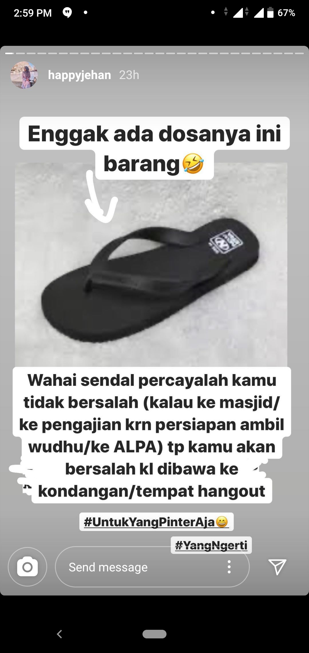 owner kafe larang sandal jepit