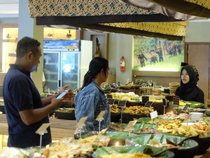 Pemilik Restoran Bumbu Desa dan Kampung Sampireun Meninggal Dunia