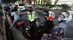 Polisi Tindak Pemotor yang Lewat Jalur Cepat